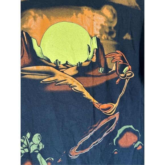 90s Vintage 1995 Wylie Cayote All Over Print Looney Tunes T-Shirt sz L Retro - Picture 7 of 8